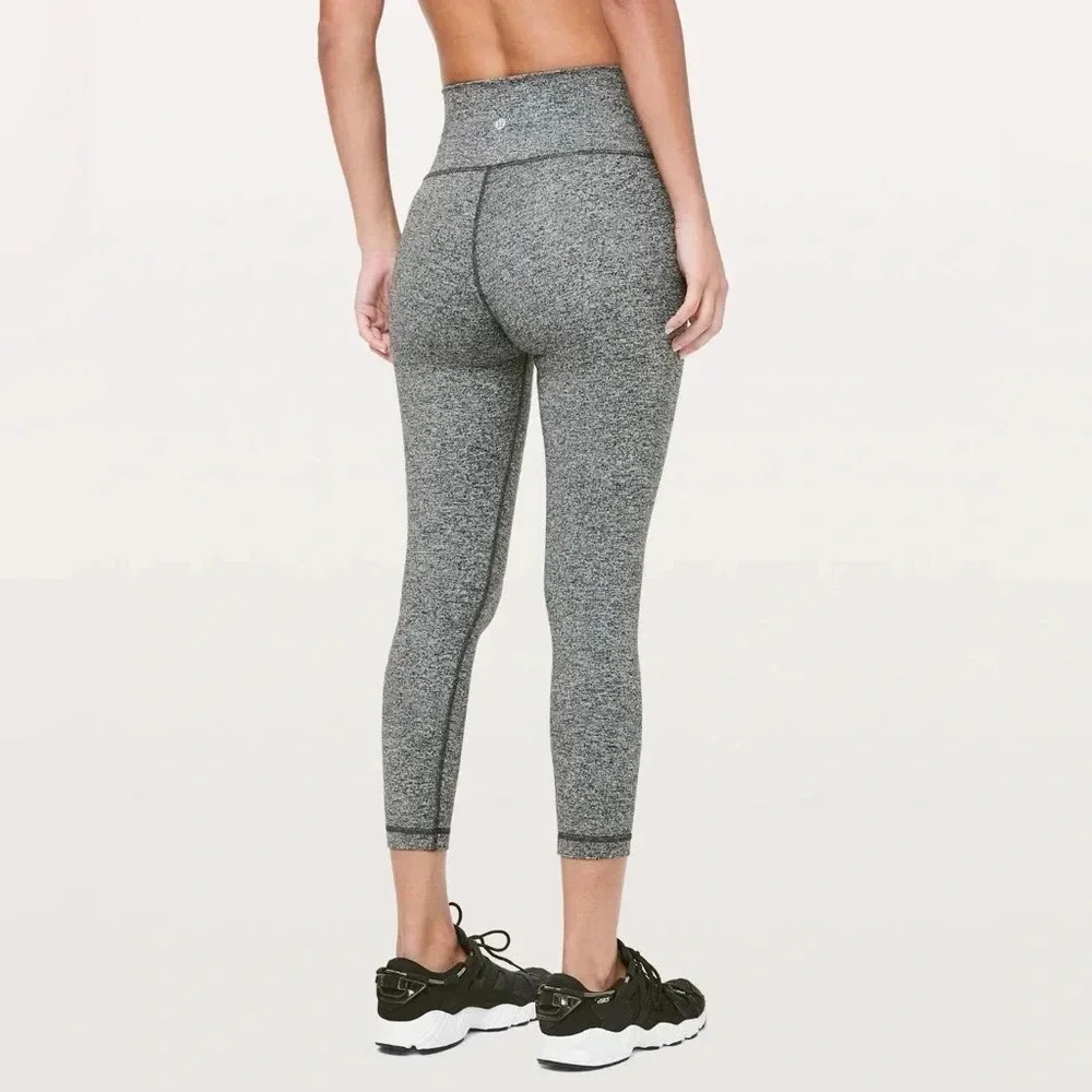 LULULEMON Wunder Under High Rise Heather Grey 7/8 Leggings Tight size 4‎